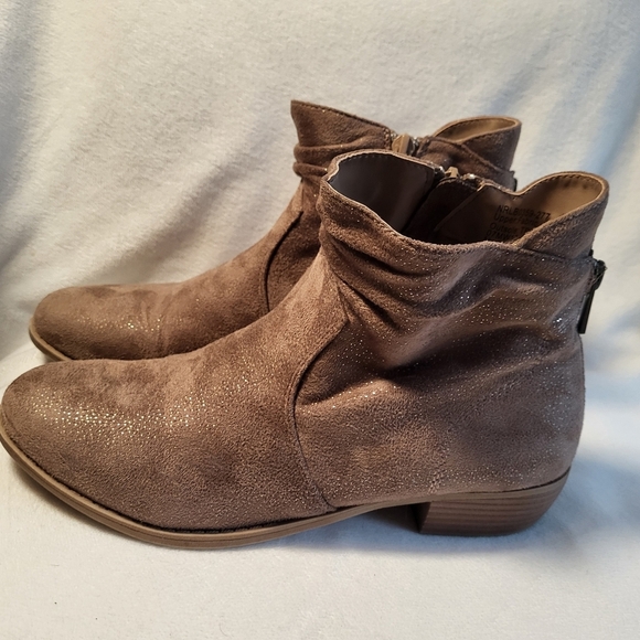 Not Rated gold/brown heeled ankle boot - Picture 1 of 9